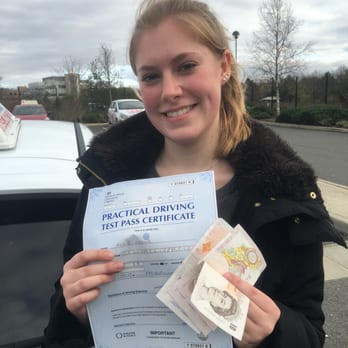 Gavin House Instructor - Alice Cronk winning £30 for passing with Zero faults - Driving Schools Near Me - Farnborough, HAM