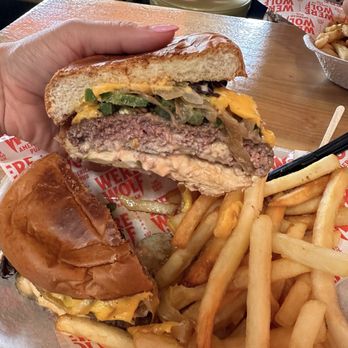 Werewolf - Kiss burger with jalapeños - Breakfast & Brunch Near Me - San Diego, California Werewolf - Kiss burger with jalapeños - Breakfast & Brunch Near Me - San Diego, California