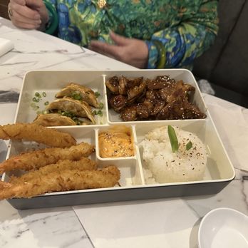 Keyaki Sushi - Sushi Bars Near Me - Midvale, Utah