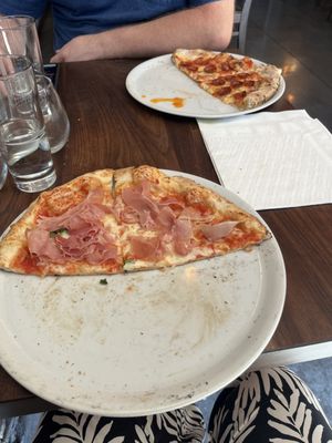 Piatto Neapolitan Pizzeria by null