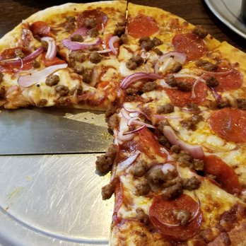 Rotolo's Pizzeria - Delicious Pepperoni, Hamburger, and Onion Pizza! - Pizza Near Me - Denham Springs, Louisiana Rotolo's Pizzeria - Delicious Pepperoni, Hamburger, and Onion Pizza! - Pizza Near Me - Denham Springs, Louisiana