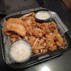Max's - 1/2 Fish & 1/2 Clam plate
