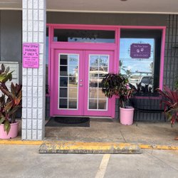 The Paw Spaw - My front doors in pink of course!