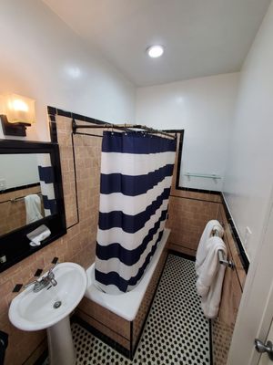 Photo of Broadlind Hotel - Long Beach, CA, US. Bathroom