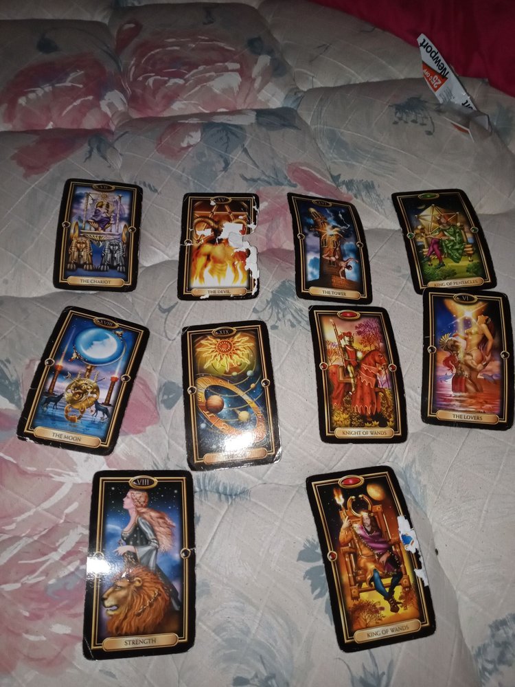 Social spots from Salem Moons Tarot & Spell Casting