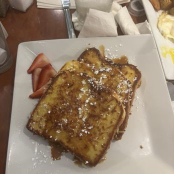 PGA Tour Grill - French toast - Bars Near Me - Honolulu, Hawaii