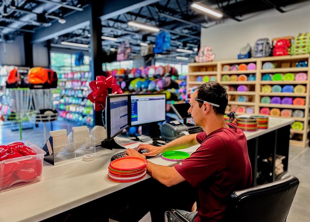 DISC STORE Updated August 2024 18 Photos & 11 Reviews 725 N