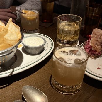 Gus' Sip & Dip - Pubs Near Me - Chicago, Illinois Gus' Sip & Dip - Pubs Near Me - Chicago, Illinois
