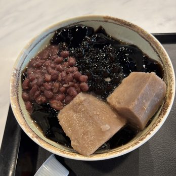 Meet Fresh Markham - Icy grass jelly, taro, beans, boba - Desserts Near Me - Unionville, Ontario