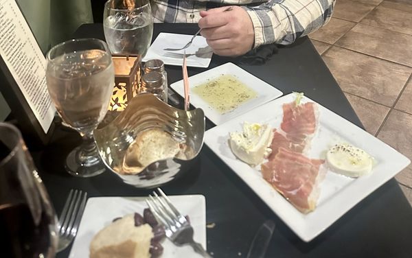 Luciano's by null