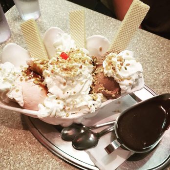 Margie's Candies - Portion Size is HUGE! - Desserts Near Me - Chicago, Illinois Margie's Candies - Portion Size is HUGE! - Desserts Near Me - Chicago, Illinois