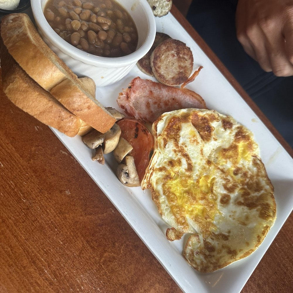 Red Lion Pub - Full English breakfast - Pubs Near Me - Milwaukee, Wisconsin Red Lion Pub - Full English breakfast - Pubs Near Me - Milwaukee, Wisconsin