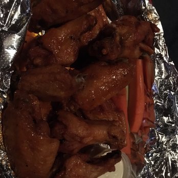 Elmo's - Medium single wings - American Near Me - Getzville, New York Elmo's - Medium single wings - American Near Me - Getzville, New York