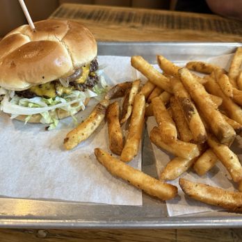 Camp Briteside Brew Court and Meatery - Cheese burger - Breweries Near Me - Georgetown, Texas Camp Briteside Brew Court and Meatery - Cheese burger - Breweries Near Me - Georgetown, Texas