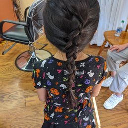 Thanks for styling my daughter's hair out of courtesy!
