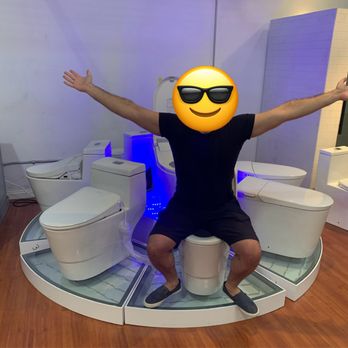 WoodBridge - Toilet showroom. - Kitchen & Bath Near Me - Norwalk, California