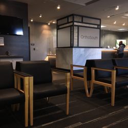 OrthoMemphis - OrthoSouth - Reception desk and waiting room