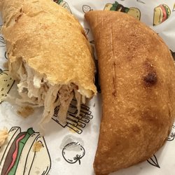 Parceritos Colombianos - Empanada de pollo
