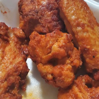 Ameci Pizza & Pasta - Oxnard North - Wrong item and owner refuse to accept his mistake.... Does this picture look like bbq wings or are they hot wings? - Pizza Near Me - Oxnard, California Ameci Pizza & Pasta - Oxnard North - Wrong item and owner refuse to accept his mistake.... Does this picture look like bbq wings or are they hot wings? - Pizza Near Me - Oxnard, California
