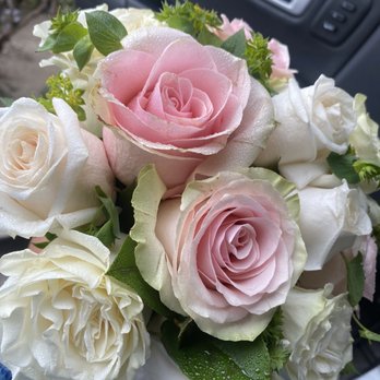 Mid Valley Flowers - Florists Near Me - Reseda, California