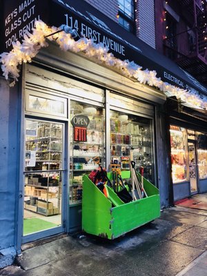 Saifee Hardware & Garden by null