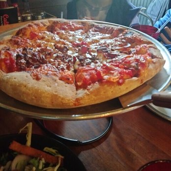 Caliente Pizza and Draft House - Pizza with bacon - Pizza Near Me - Monroeville, Pennsylvania Caliente Pizza and Draft House - Pizza with bacon - Pizza Near Me - Monroeville, Pennsylvania