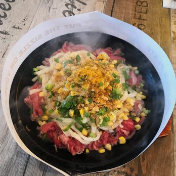Sizzling Lunch - Curry beef udon with added fried garlic! The fried garlic really adds so much to the flavor—definitely recommend! - Steakhouses Near Me - Cupertino, California