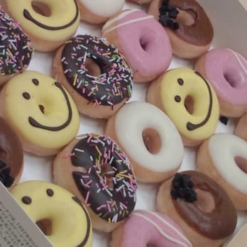 Krispy Kreme Doughnuts Shibuya Cine Tower Takeout Delivery 45 Photos 14 Reviews Donuts 道玄坂2 6 17 渋谷駅 渋谷区 東京都 Japan Phone Number Yelp