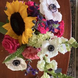 Fleur De Lis Floral Design & Gifts