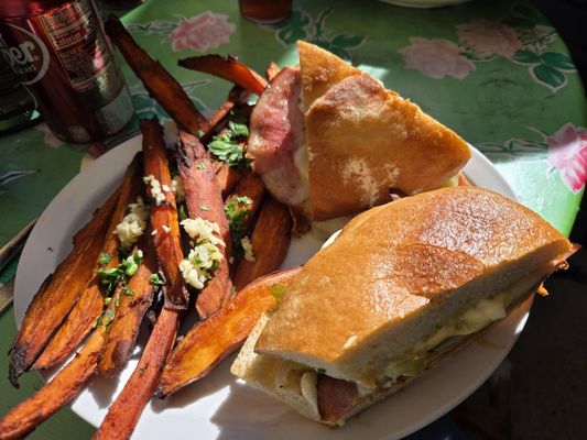 Tune-Up Café by null