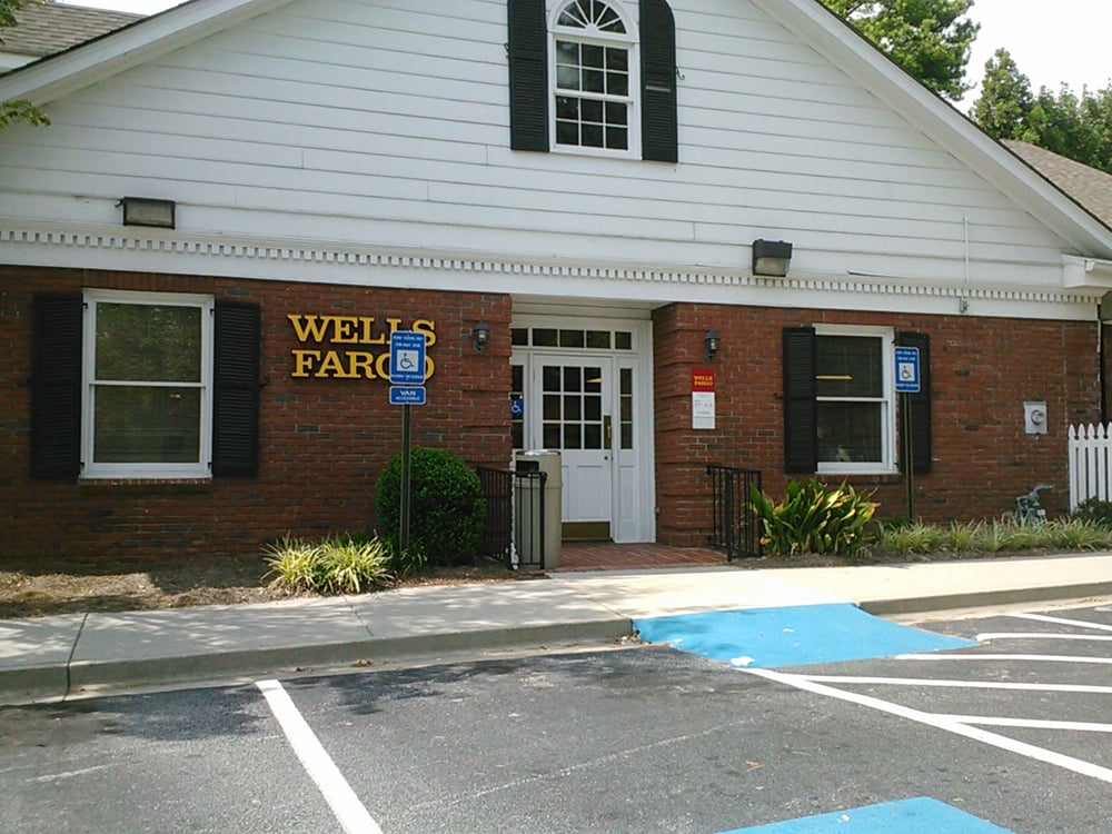 WELLS FARGO 13 Reviews 1605 Monroe Dr NE, Atlanta, Banks