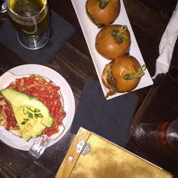 The Attic - This is life: Mac n cheese and sliders - Breakfast & Brunch Near Me - Long Beach, California