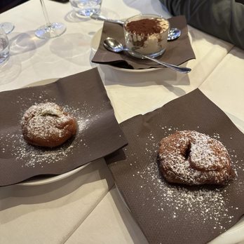 Nuova Valiglia - Tiramisu and Frittelle - Italian Near Me - Venezia, VE Nuova Valiglia - Tiramisu and Frittelle - Italian Near Me - Venezia, VE