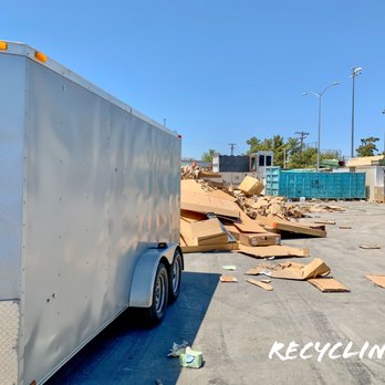 Rare Ranch Movers - Our team responsibly disposes of useful material, including boxes! - Movers Near Me - North Las Vegas, Nevada Rare Ranch Movers - Our team responsibly disposes of useful material, including boxes! - Movers Near Me - North Las Vegas, Nevada