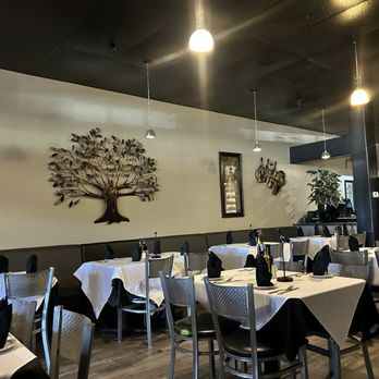 Papapolloni Mediterranean Bistro - Interior - Italian Near Me - Modesto, California Papapolloni Mediterranean Bistro - Interior - Italian Near Me - Modesto, California