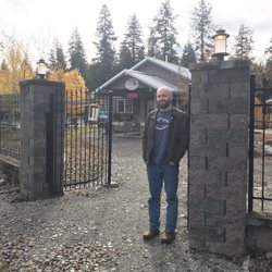Beagle's Bakery & Espresso - Cute place! Perfect stop on the way to Missoula. Heather's coffee and bakery place is open year round. Brian is all smiles. October 2018
