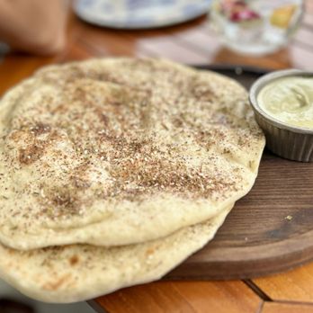 Armitage Alehouse - Naan with Green Chutney Yogurt - Pubs Near Me - Chicago, Illinois Armitage Alehouse - Naan with Green Chutney Yogurt - Pubs Near Me - Chicago, Illinois