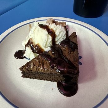 Yappy Greek - Brownie with ice cream - Greek Near Me - Columbus, Ohio Yappy Greek - Brownie with ice cream - Greek Near Me - Columbus, Ohio