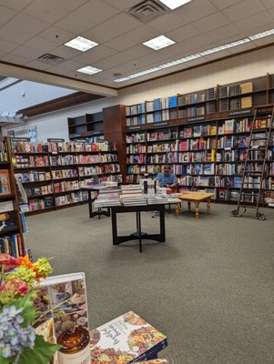 Barnes & Noble by null