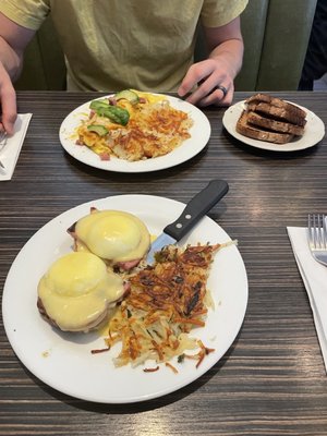 Hof's Hut Restaurant & Bakery by null