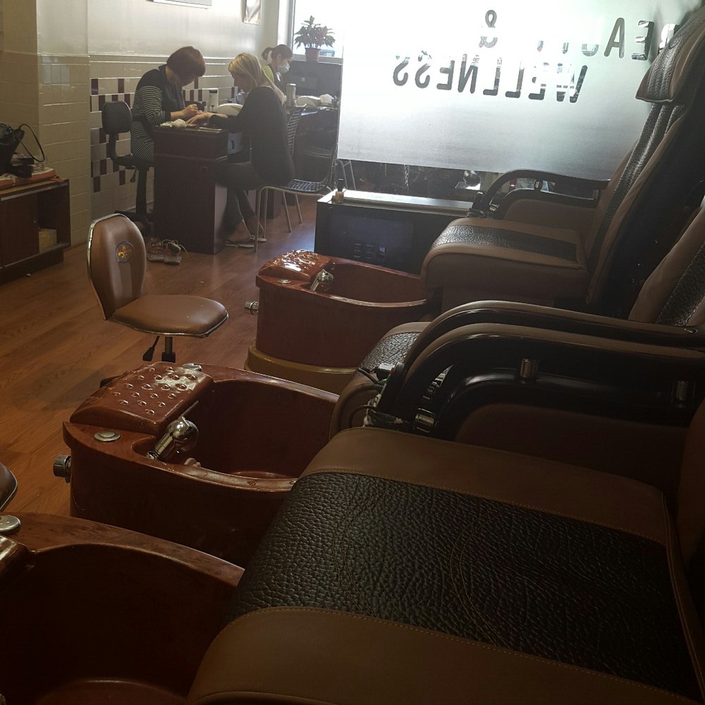 Seven Colors Nail - The pedicure area - Nail Salons Near Me - Brooklyn, New York Seven Colors Nail - The pedicure area - Nail Salons Near Me - Brooklyn, New York