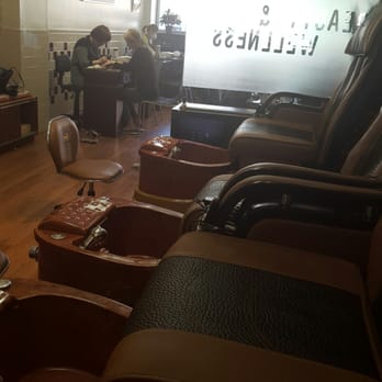 Seven Colors Nail - The pedicure area - Nail Salons Near Me - Brooklyn, New York