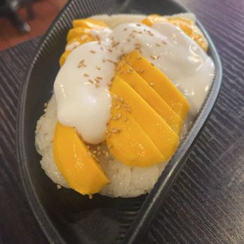 Chilli Thai - Sweet Rice with Mango - Thai Near Me - Los Angeles, California