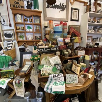 Fabulous Finds - Saint Paddy's day table display feb 2021 - Antiques Near Me - Marysville, California