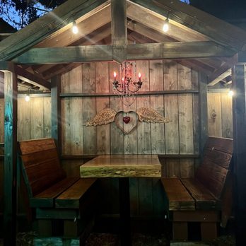 Shadyside Lounge - A romantic booth - Bars Near Me - Tahoe City, California Shadyside Lounge - A romantic booth - Bars Near Me - Tahoe City, California