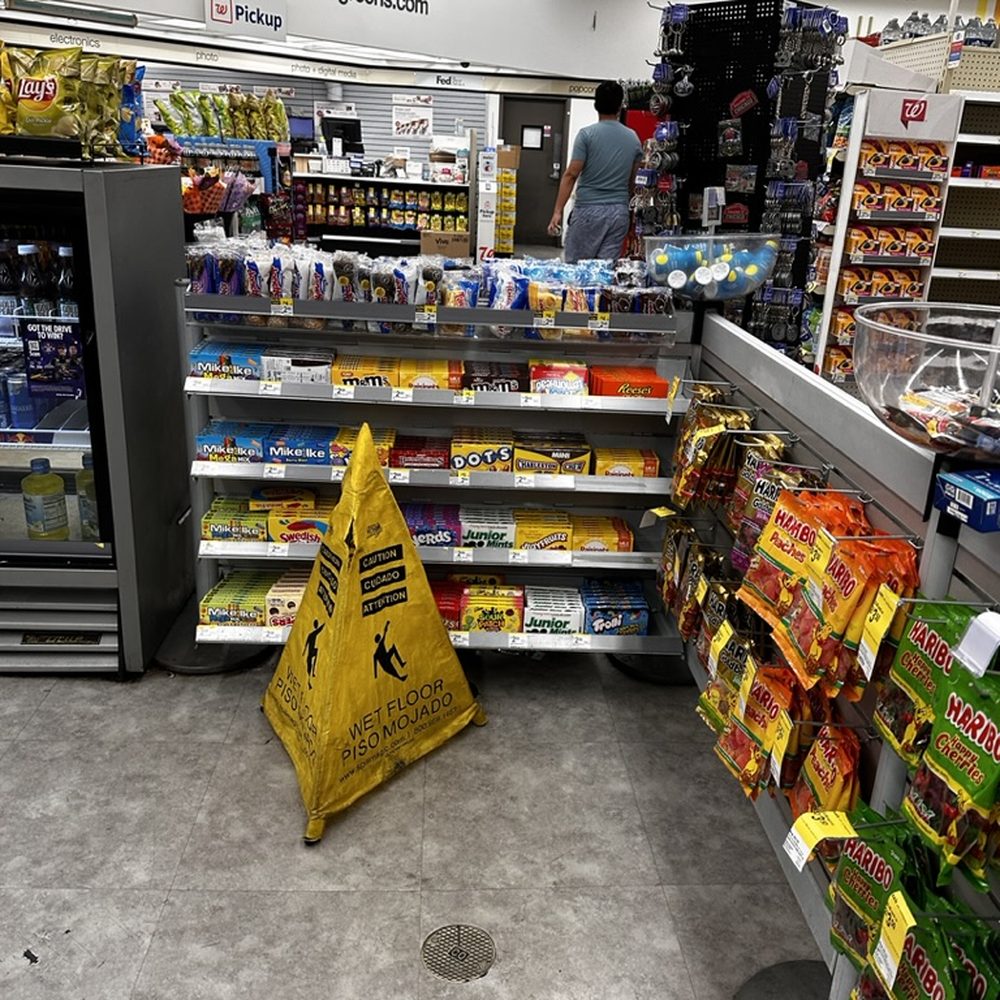 Walgreens - a shopping cart in a grocery store - Drugstores Near Me - Chicago, Illinois Walgreens - a shopping cart in a grocery store - Drugstores Near Me - Chicago, Illinois