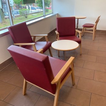 Smoothie King - Seating area - Juice Bars & Smoothies Near Me - Milledgeville, Georgia Smoothie King - Seating area - Juice Bars & Smoothies Near Me - Milledgeville, Georgia