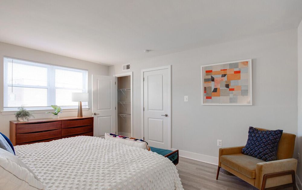 CASTLEBROOK APARTMENTS Updated August 2024 80 Photos 550 S Dupont