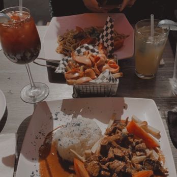 Mancora Peruvian Cuisine - Sangria // Maracuya Margarita // Lomo Saltado // Tallarín Saltado de Carne - Peruvian Near Me - Alhambra, California