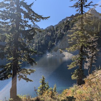 Snow Lake - Hiking Near Me - North Bend, Washington
